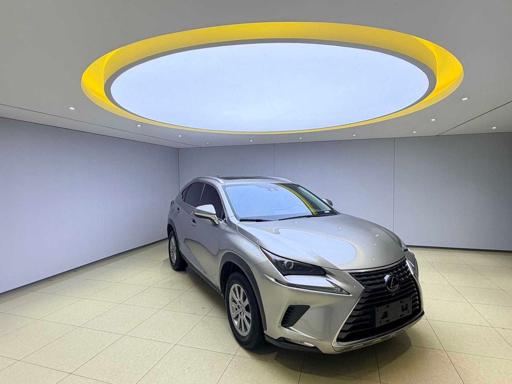 Lexus NX 200 фото 5