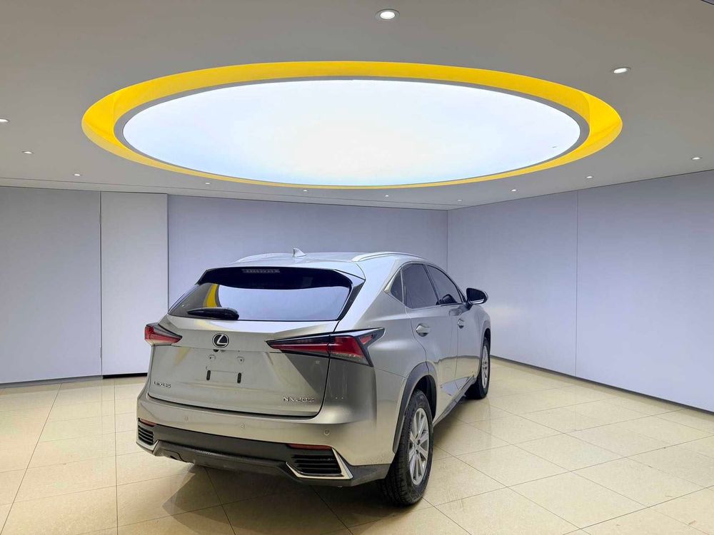 Lexus NX 200 фото 9