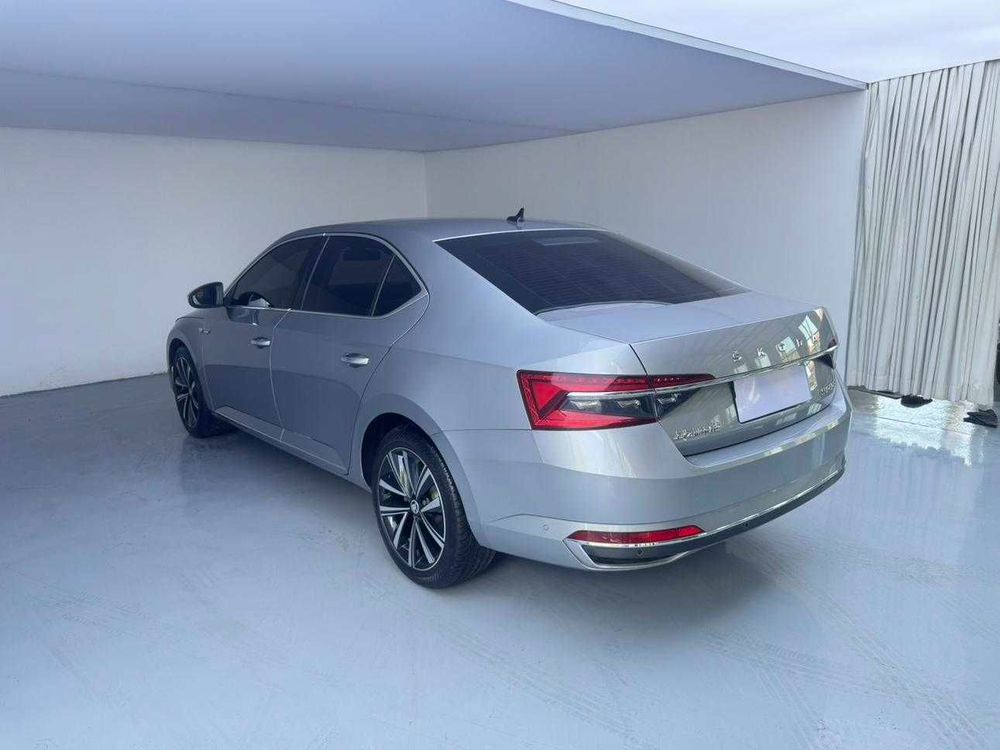Skoda Superb фото 6