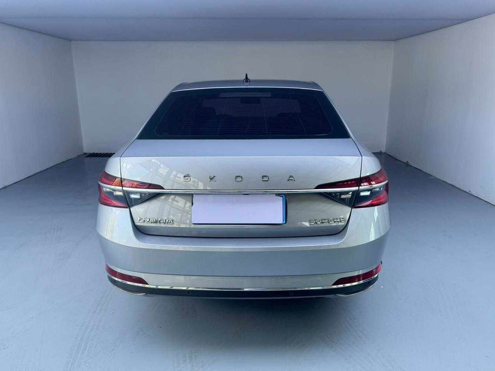 Skoda Superb фото 4