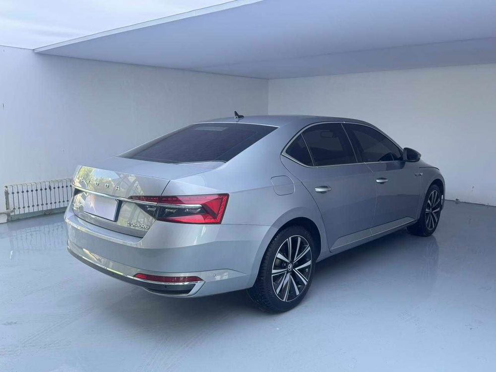 Skoda Superb фото 3