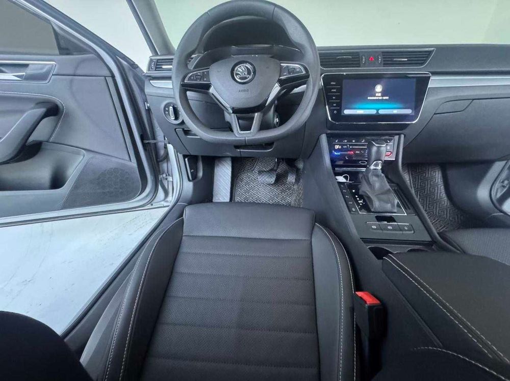 Skoda Superb фото 10