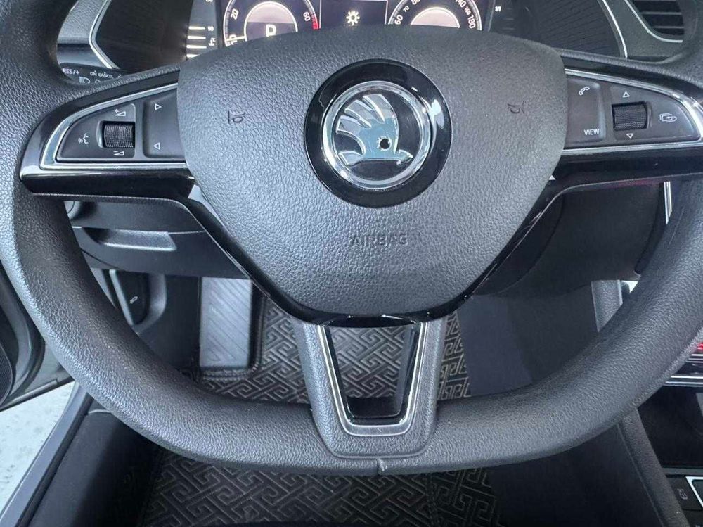 Skoda Superb фото 16