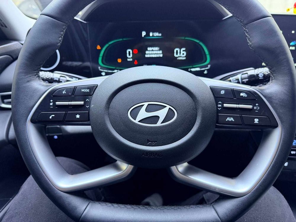 Hyundai Elantra фото 10