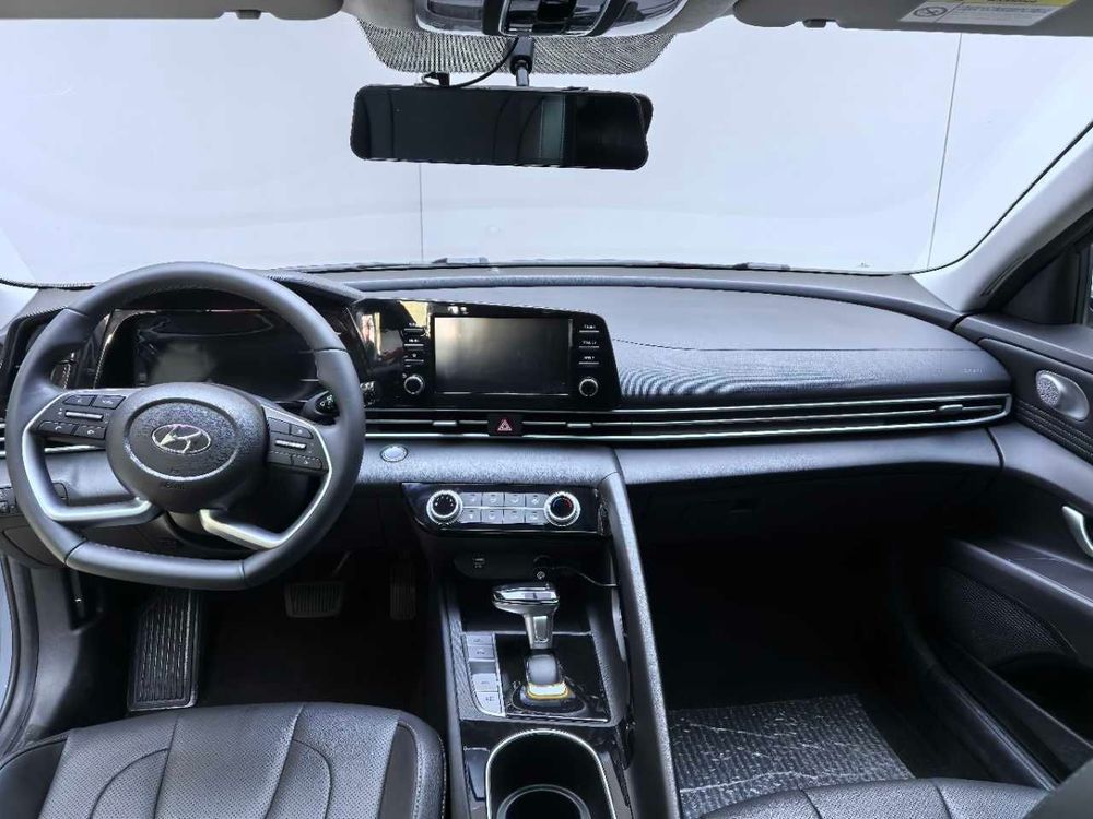 Hyundai Elantra фото 7