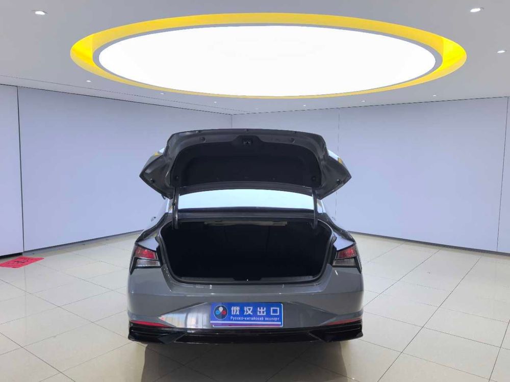 Hyundai Elantra фото 11