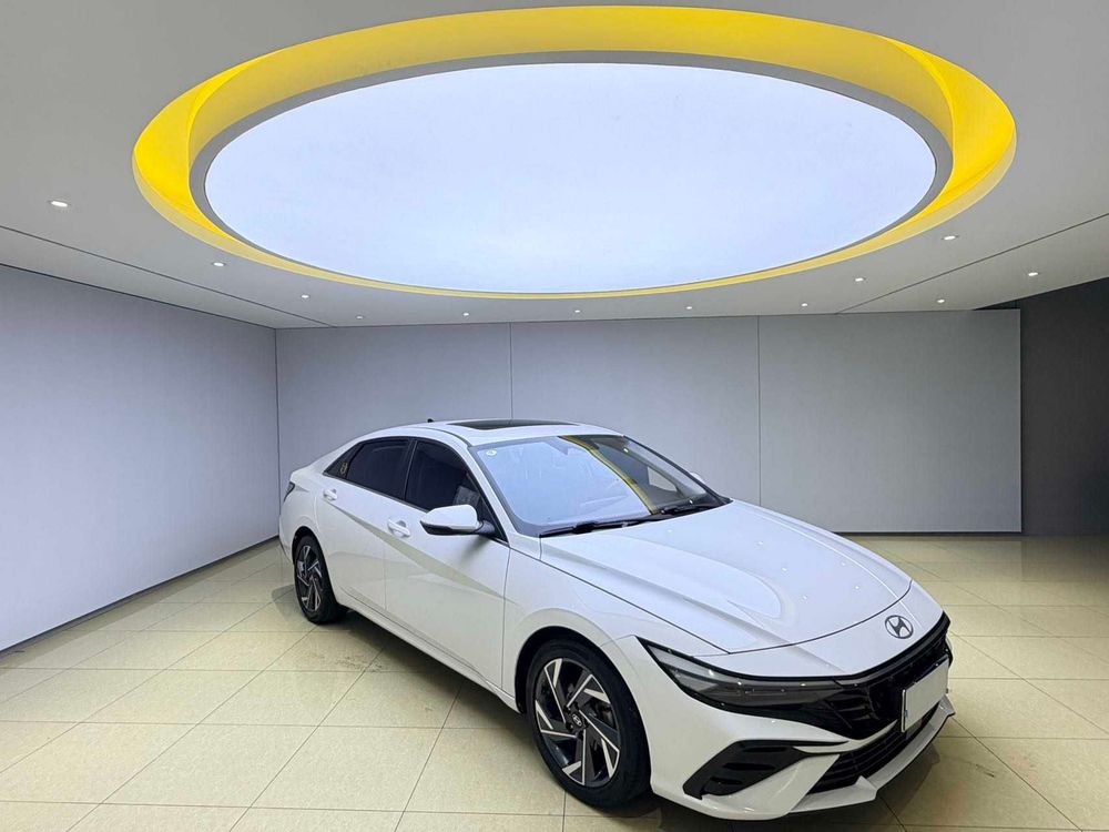 Hyundai Elantra фото 6
