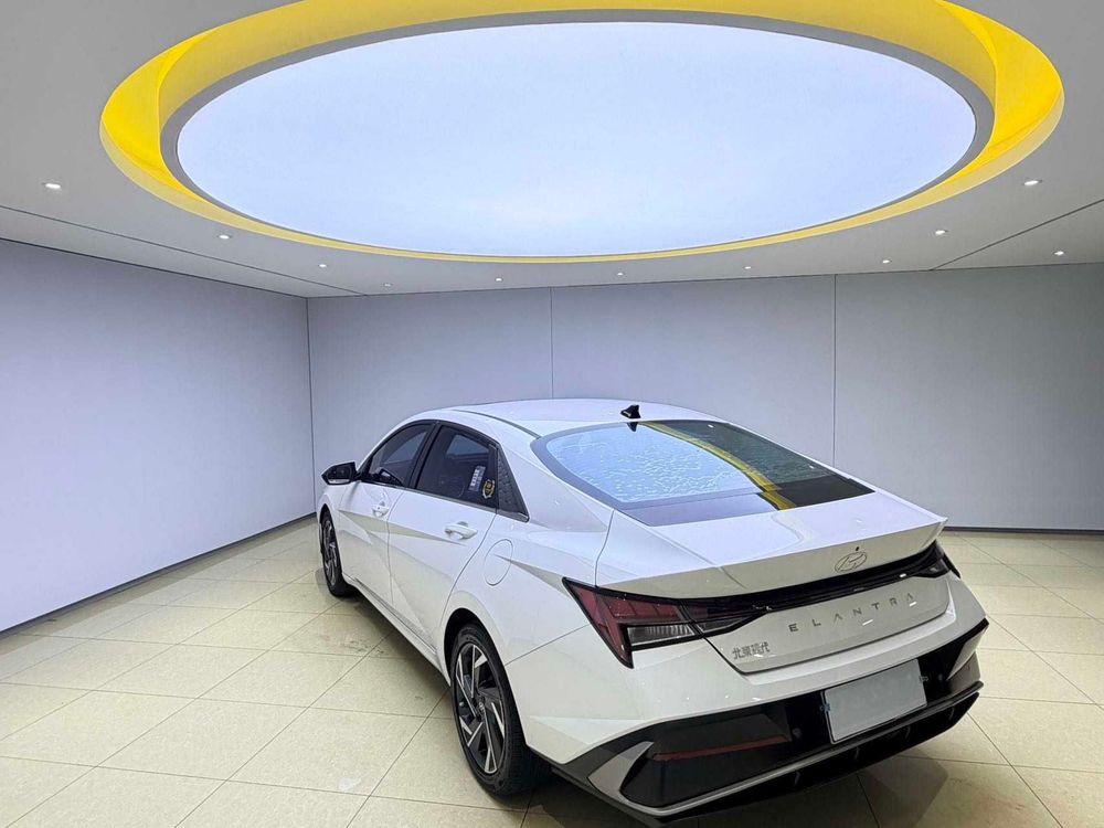 Hyundai Elantra фото 7