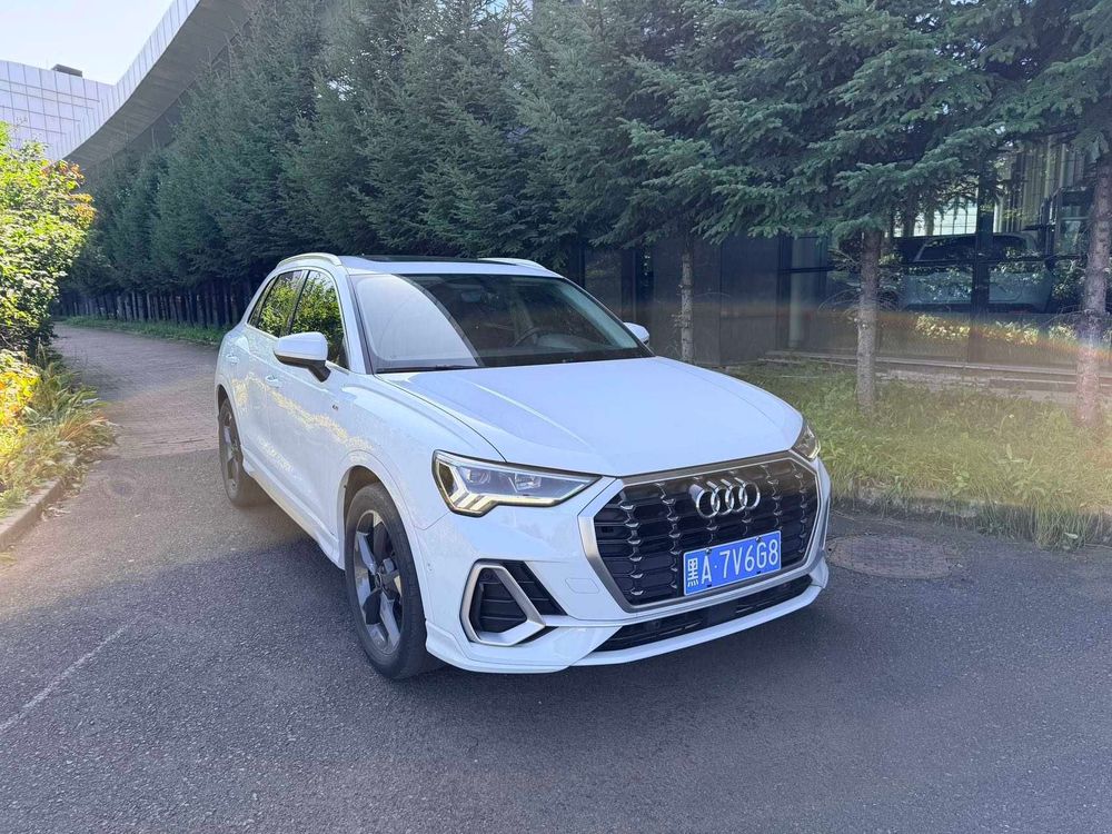 Audi Q3 фото 11
