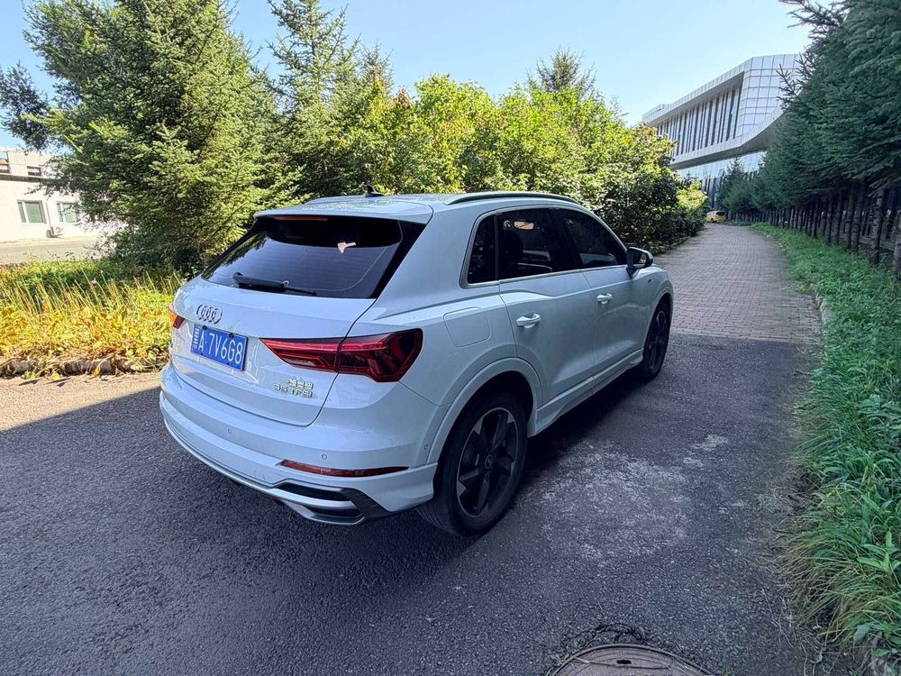 Audi Q3 фото 12