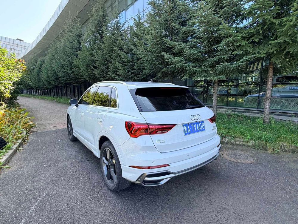 Audi Q3 фото 13