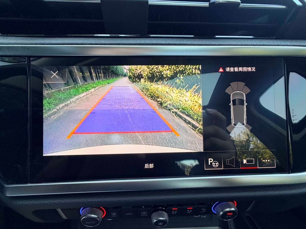 Audi Q3 фото 5