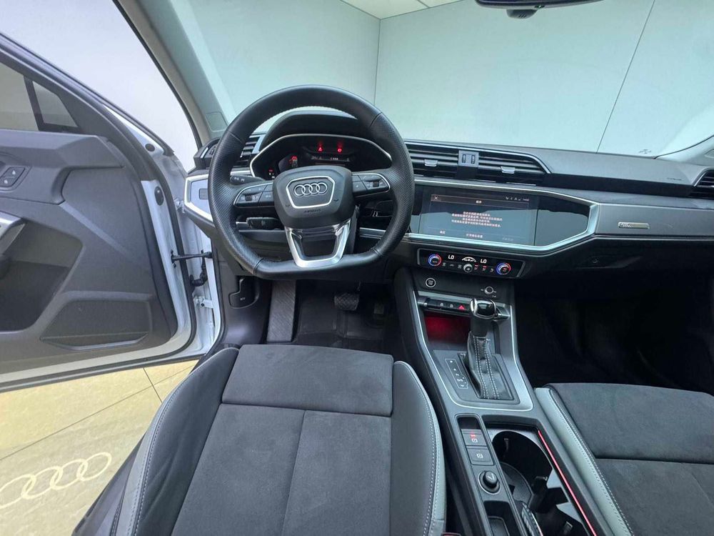 Audi Q3 фото 12