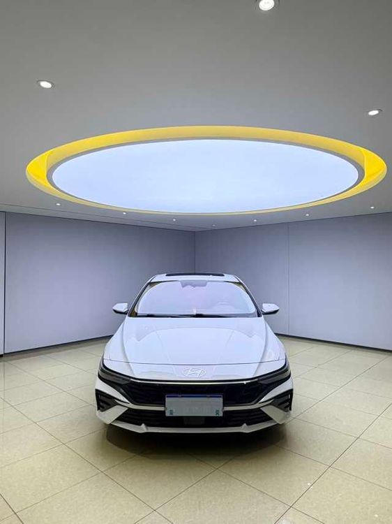 Hyundai Elantra фото 3