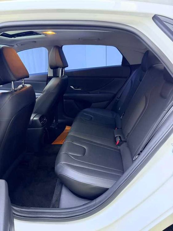 Hyundai Elantra фото 5