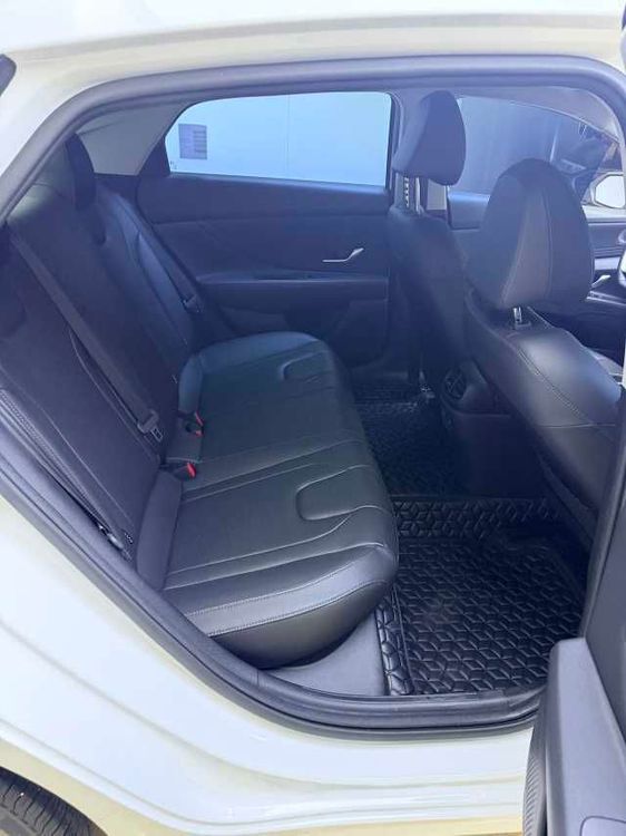 Hyundai Elantra фото 10