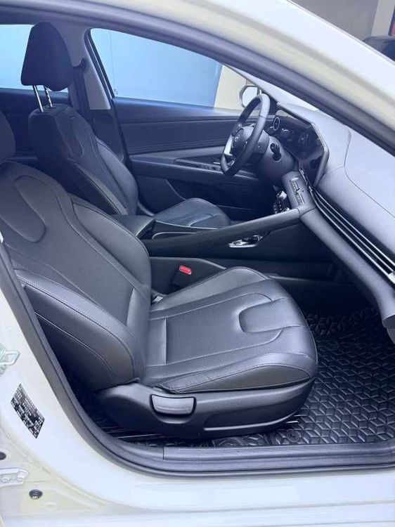 Hyundai Elantra фото 13