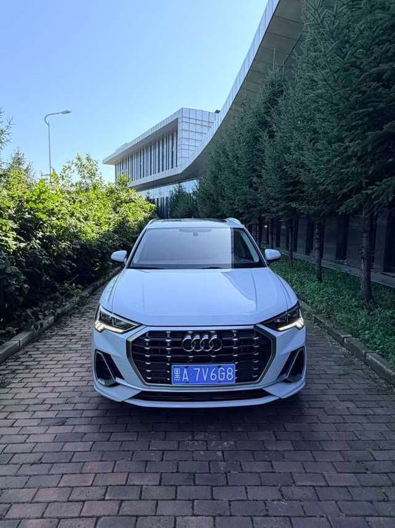 Audi Q3 фото 8
