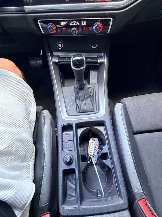 Audi Q3 фото 11