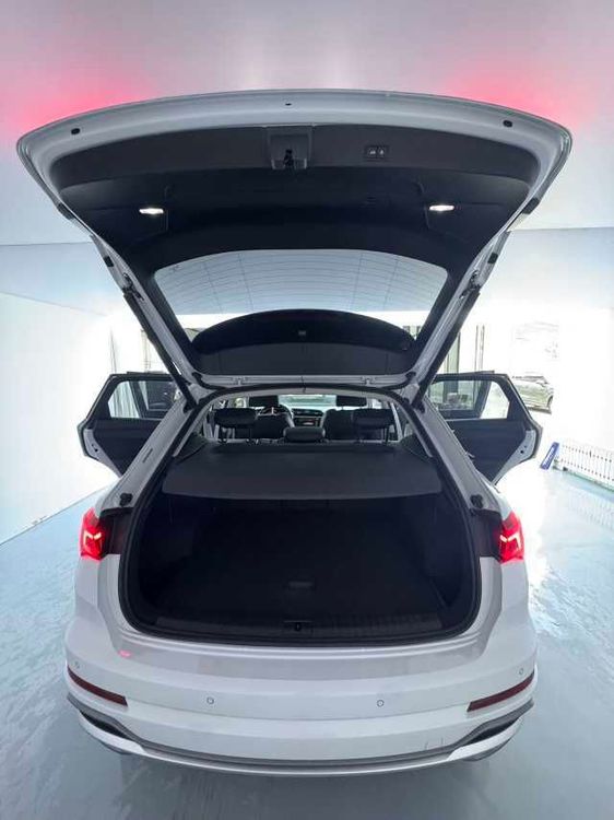 Audi Q3 фото 10