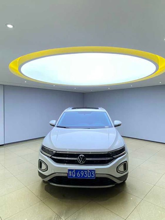 Volkswagen T-Roc фото 2