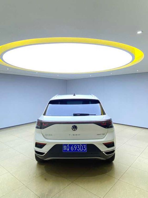 Volkswagen T-Roc фото 3